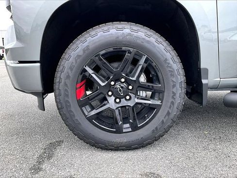 New 2026 Chevrolet Silverado 1500 RST w/ Redline Edition AWD/4WD image 7
