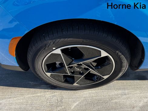 Certified 2025 Kia Soul EX image 8