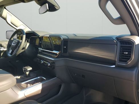 New 2026 GMC Sierra 1500 SLT image 14