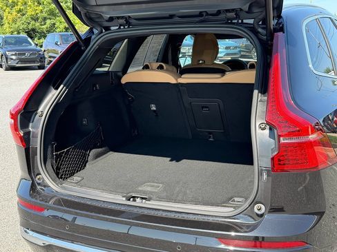 Certified 2023 Volvo XC60 B5 Ultimate w/ Climate Package AWD/4WD image 19