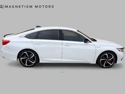 Used 2022 Honda Accord Sport image 2