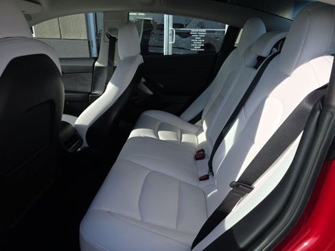 Used 2022 Tesla Model 3 Long Range image 10
