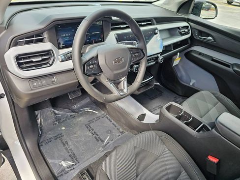New 2027 Chevrolet Bolt LT w/ Comfort Package FWD image 19