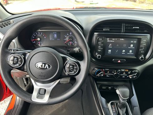 Used 2020 Kia Soul LX image 13