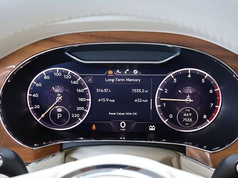 Used 2024 Bentley Continental GT image 28