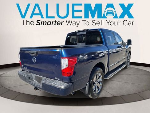 Used 2018 Nissan Titan SL w/ Chrome Package image 3