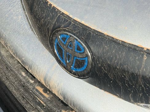 Used 2025 Toyota Sienna LE FWD image 8