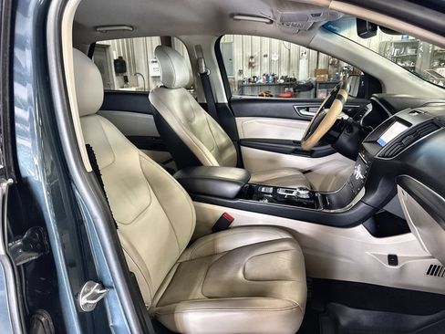 Used 2019 Ford Edge Titanium AWD/4WD image 30