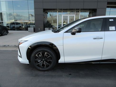 New 2026 Lexus RZ 450e AWD w/ Cold Area Package image 2