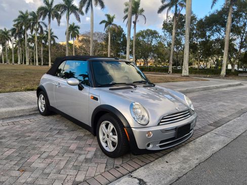 Used 2007 MINI Cooper Convertible image 10