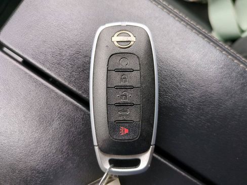 Used 2025 Nissan Rogue SV FWD image 27