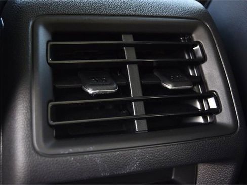 New 2026 Volkswagen Tiguan SE image 23