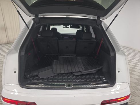Used 2025 Audi SQ7 Prestige image 16