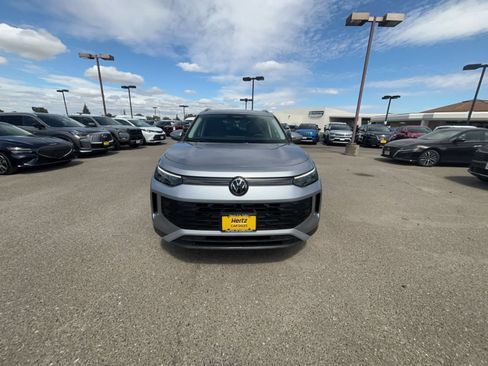 Used 2026 Volkswagen Tiguan SE AWD/4WD image 4