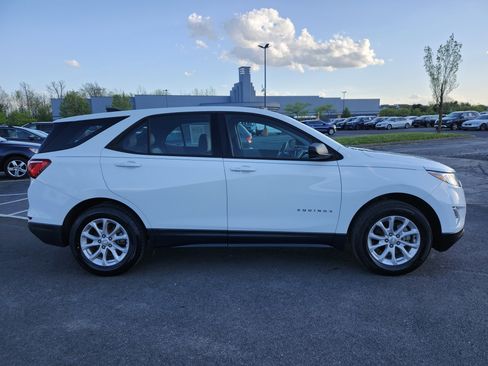Used 2018 Chevrolet Equinox LS FWD image 17