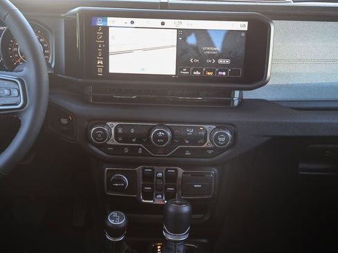 New 2025 Jeep Gladiator Sport image 14