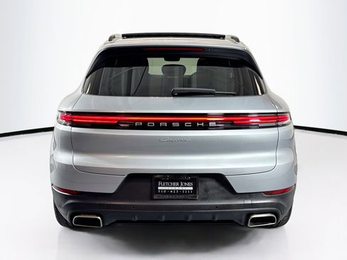 Used 2025 Porsche Cayenne image 10
