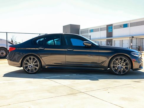 Used 2017 BMW 540i xDrive image 18