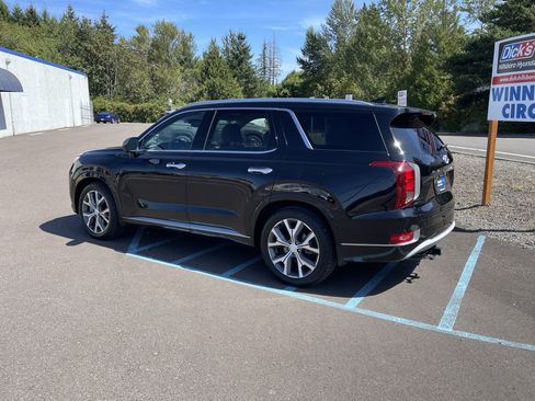Certified 2022 Hyundai Palisade Limited w/ Winter Package AWD/4WD image 3