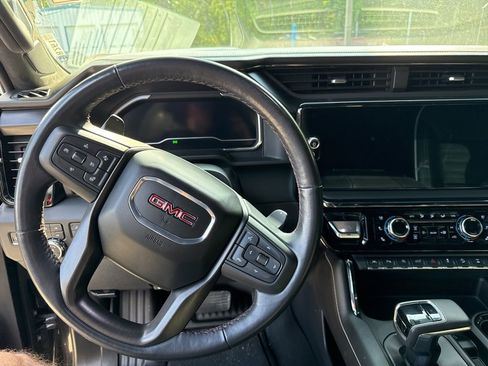 Used 2023 GMC Sierra 1500 AT4X image 5
