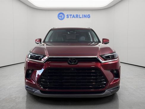 Used 2024 Toyota Grand Highlander XLE image 2