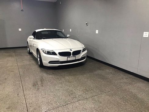 Used 2012 BMW Z4 sDrive28i image 8