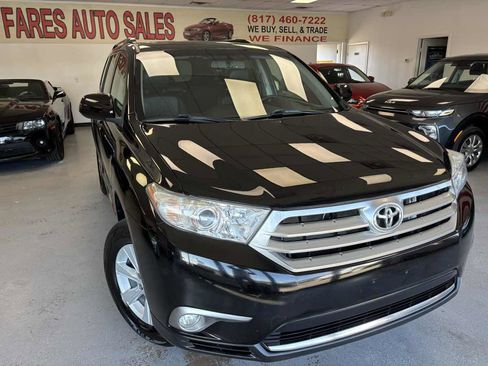 Used 2012 Toyota Highlander SE w/ Tow Pkg image 5