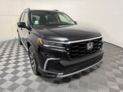 Used 2025 Honda Pilot Elite image 8