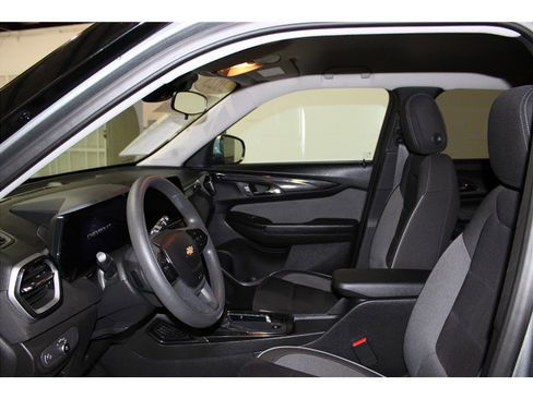 Used 2025 Chevrolet TrailBlazer LT image 10