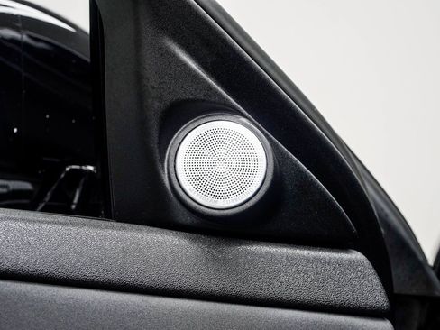 Used 2024 Land Rover Range Rover Evoque Dynamic SE image 33