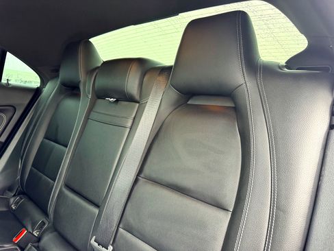 Used 2019 Mercedes-Benz CLA 250 image 16