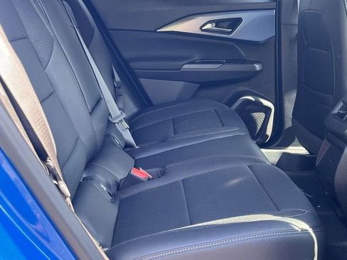 New 2025 Chevrolet Equinox EV LT image 17