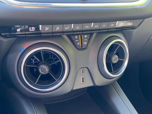 Used 2022 Chevrolet Blazer LT FWD image 24