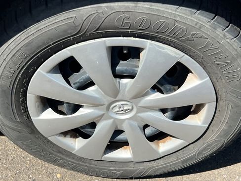 Used 2011 Toyota Corolla LE FWD image 21