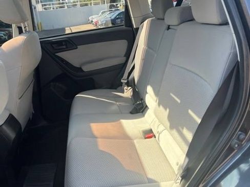 Used 2014 Subaru Forester 2.5i Premium w/ All-Weather Package AWD/4WD image 19