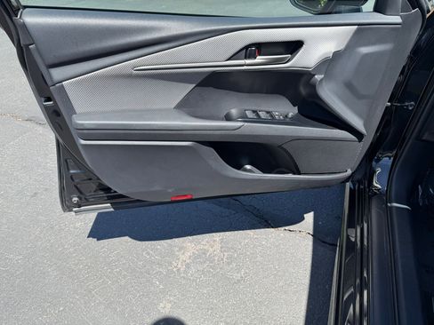 Used 2025 Toyota Camry SE FWD image 10