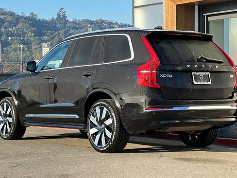 Certified 2023 Volvo XC90 T8 Ultimate w/ Lounge Package image 7