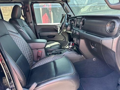 Used 2023 Jeep Wrangler Unlimited Sahara AWD/4WD image 9