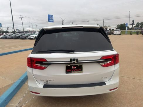 Used 2024 Honda Odyssey Elite image 13