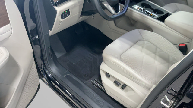 Certified 2025 Volkswagen Atlas SE AWD/4WD image 26