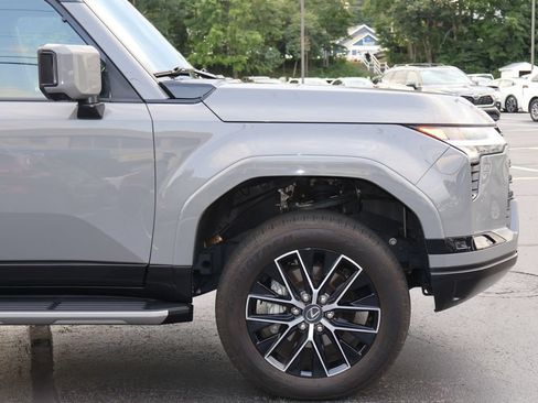 Used 2024 Lexus GX 550 w/ Cold Area Package AWD/4WD image 11