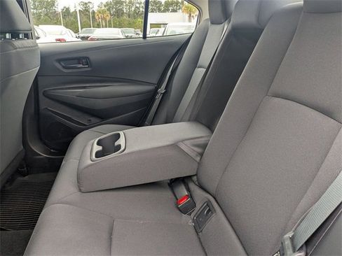 Used 2025 Toyota Corolla LE image 32