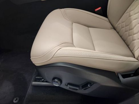 New 2026 Volvo XC90 T8 Plus w/ Protection Package Premier image 24