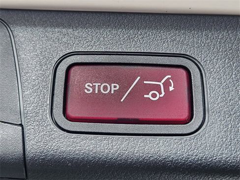 Certified 2023 Mercedes-Benz EQB 300 4MATIC image 19