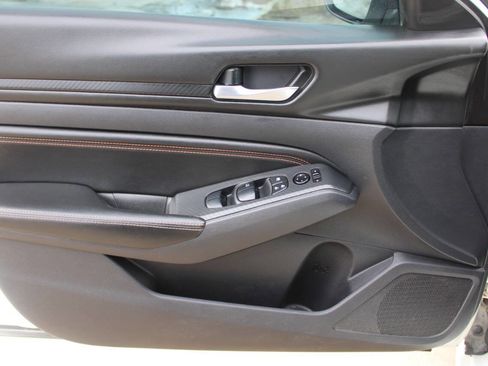 Used 2013 Volkswagen Tiguan SE image 19