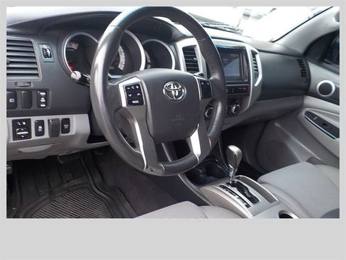 Used 2013 Toyota Tacoma 4x4 Double Cab w/ TRD Sport Pkg image 6