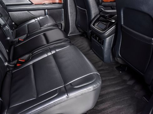 Used 2024 Lincoln Navigator Premiere AWD/4WD image 22