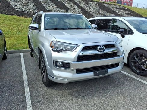 Used 2016 Toyota 4Runner Limited AWD/4WD image 3
