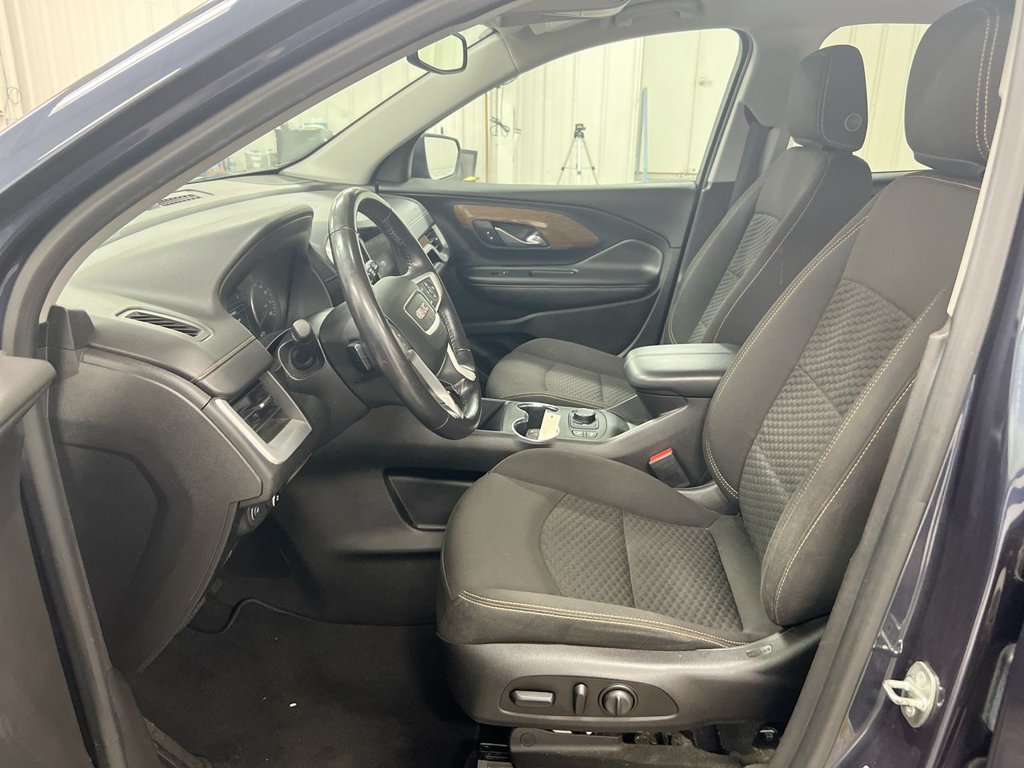 Used 2018 GMC Terrain SLE w/ Driver Convenience Package FWD image 20