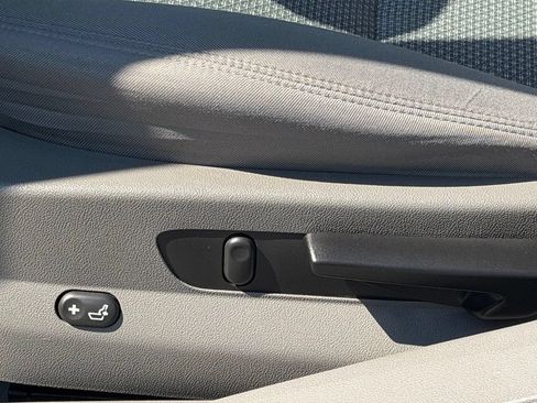 Used 2011 Chevrolet Malibu LS FWD image 11